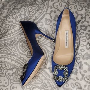 Blue Manolo Blahnik Hangisi. Never been worn